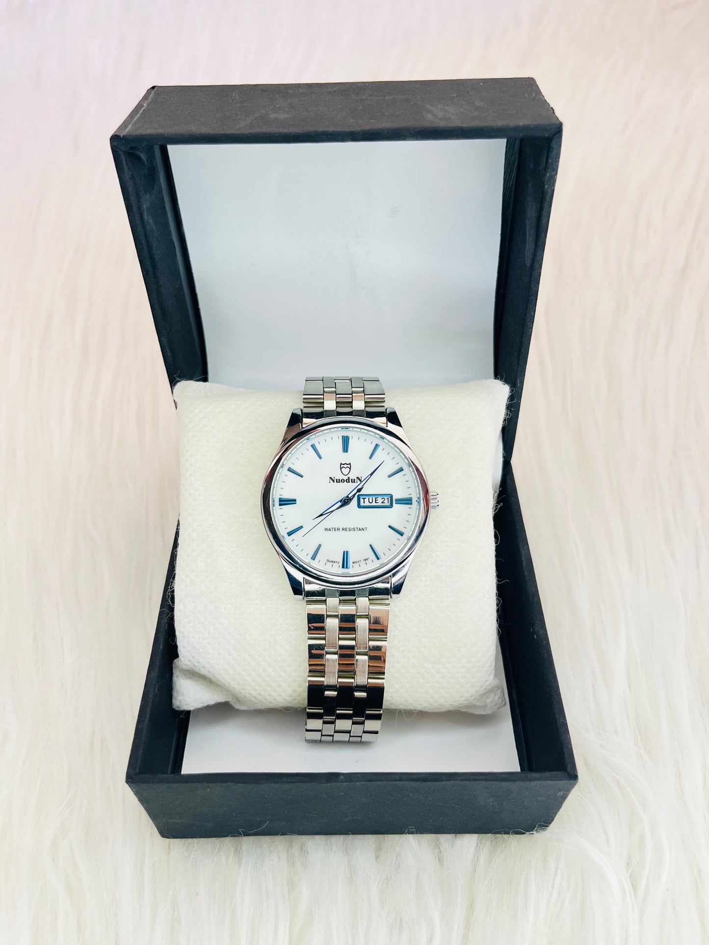 NuoduN Silver Watch – Timeless Elegance, Modern Precision